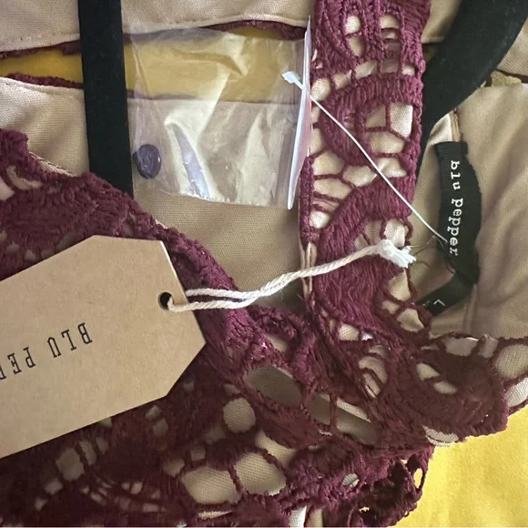 New with tags, large blu pepper lace maroon overlay dress - Picture 3 of 3